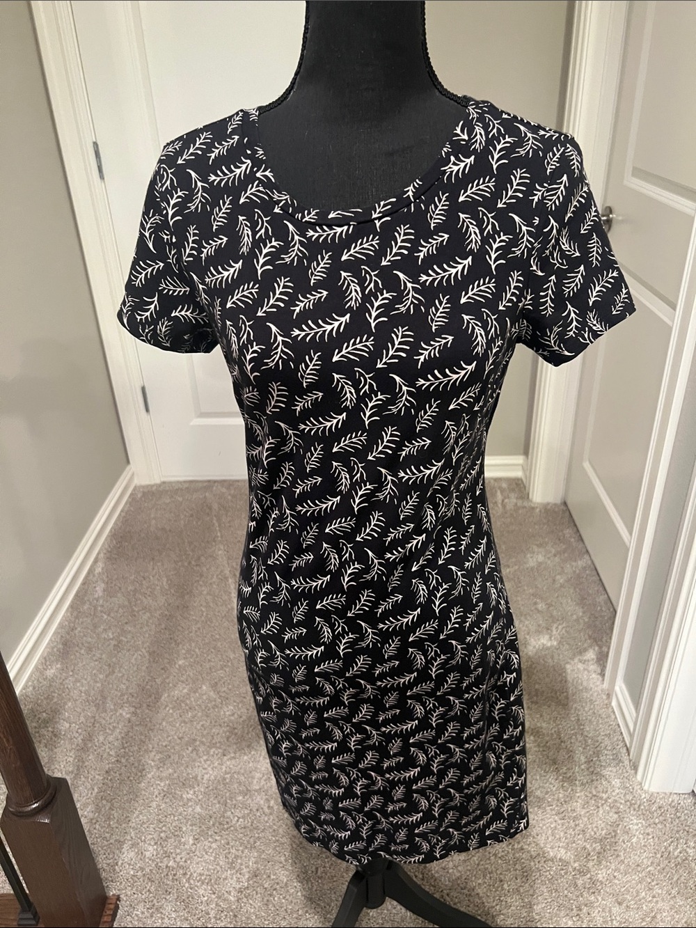 Old Navy Black Mini Dress with White Leaf Print Size Small
